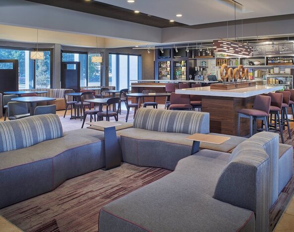 Courtyard by Marriott Detroit Warren