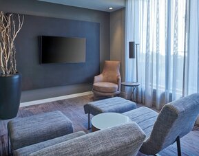 Courtyard by Marriott Detroit Warren