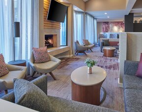 Courtyard by Marriott Detroit Warren