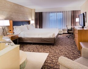 Holiday Inn Hotel & Suites Warren by IHG