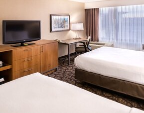 Holiday Inn Hotel & Suites Warren by IHG