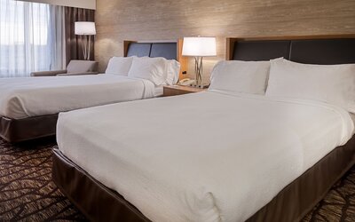 Holiday Inn Hotel & Suites Warren by IHG