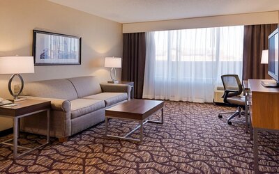 Holiday Inn Hotel & Suites Warren by IHG