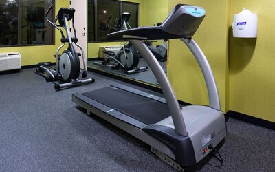 Holiday Inn Hotel & Suites Warren by IHG