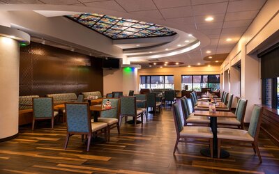 Holiday Inn Hotel & Suites Warren by IHG