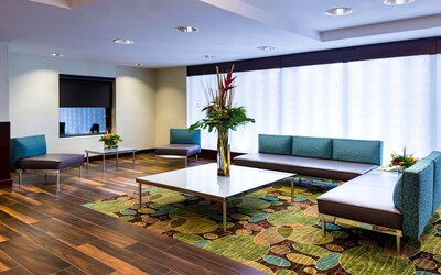 Holiday Inn Hotel & Suites Warren by IHG