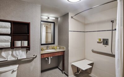 DoubleTree by Hilton Raleigh Crabtree Valley