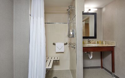 DoubleTree by Hilton Raleigh Crabtree Valley