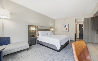Holiday Inn Express And Suites Raleigh West Lenovo Center by IHG