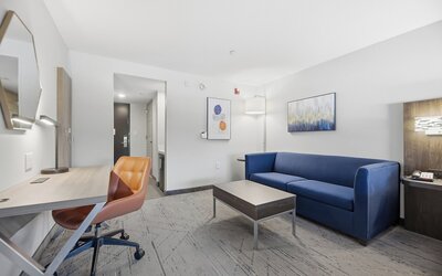 Holiday Inn Express And Suites Raleigh West Lenovo Center by IHG