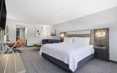 Holiday Inn Express And Suites Raleigh West Lenovo Center by IHG
