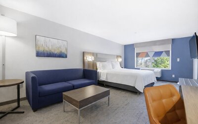 Holiday Inn Express And Suites Raleigh West Lenovo Center by IHG