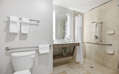 Holiday Inn Express And Suites Raleigh West Lenovo Center by IHG
