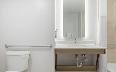 Holiday Inn Express And Suites Raleigh West Lenovo Center by IHG