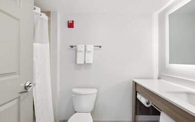 Holiday Inn Express And Suites Raleigh West Lenovo Center by IHG