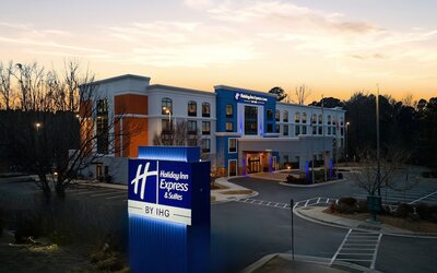 Holiday Inn Express And Suites Raleigh West Lenovo Center by IHG