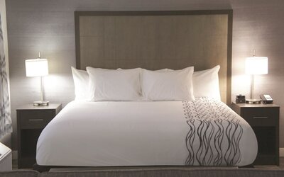 La Quinta Inn & Suites by Wyndham Raleigh Downtown North