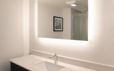 La Quinta Inn & Suites by Wyndham Raleigh Downtown North