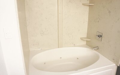 La Quinta Inn & Suites by Wyndham Raleigh Downtown North