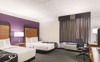 La Quinta Inn & Suites by Wyndham Univ Area Chapel Hill