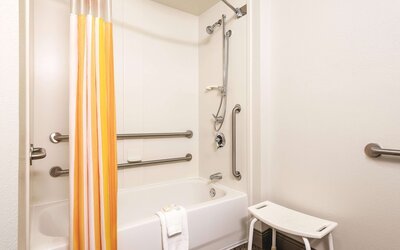 La Quinta Inn & Suites by Wyndham Univ Area Chapel Hill