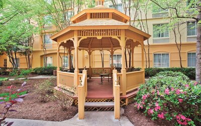 La Quinta Inn & Suites by Wyndham Univ Area Chapel Hill