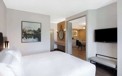 DoubleTree Suites by Hilton Raleigh - Durham