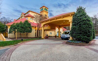 La Quinta Inn & Suites by Wyndham Raleigh/Durham Southpoint