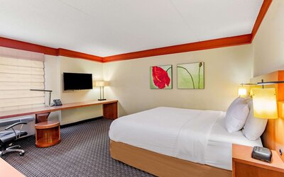 La Quinta Inn & Suites by Wyndham Raleigh/Durham Southpoint