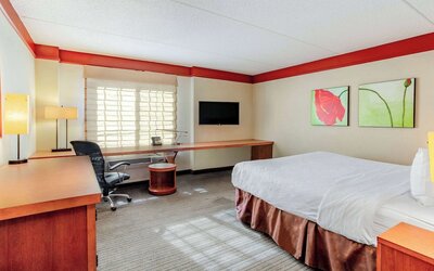 La Quinta Inn & Suites by Wyndham Raleigh/Durham Southpoint