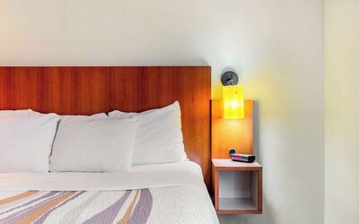 La Quinta Inn & Suites by Wyndham Raleigh/Durham Southpoint