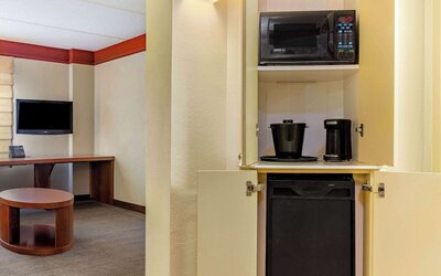 La Quinta Inn & Suites by Wyndham Raleigh/Durham Southpoint