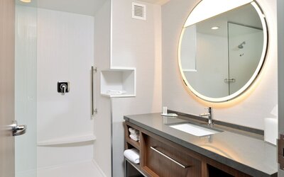 Courtyard by Marriott Raleigh Cary Crossroads