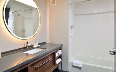 Courtyard by Marriott Raleigh Cary Crossroads