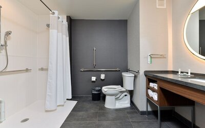 Courtyard by Marriott Raleigh Cary Crossroads