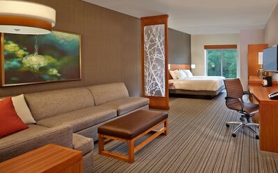 Hyatt Place Chapel Hill / Southern Village