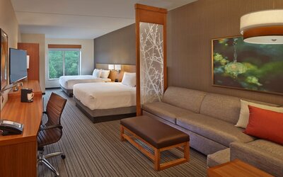Hyatt Place Chapel Hill / Southern Village