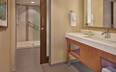 Hyatt Place Chapel Hill / Southern Village