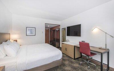 DoubleTree by Hilton Raleigh - Cary