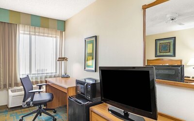 La Quinta Inn & Suites by Wyndham El Paso East