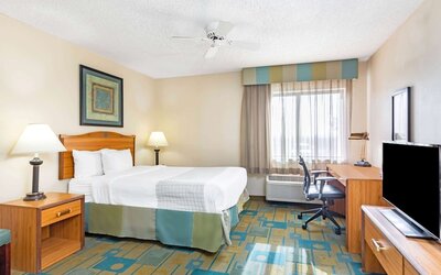 La Quinta Inn & Suites by Wyndham El Paso East