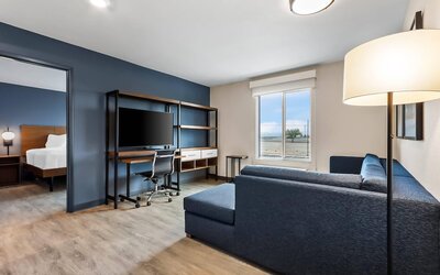 Everhome Suites El Paso Airport Near Fort Bliss by Choice Hotels
