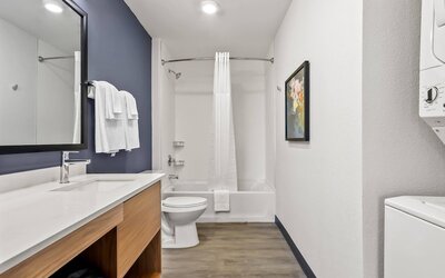 Everhome Suites El Paso Airport Near Fort Bliss by Choice Hotels