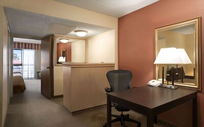 Wyndham El Paso Airport Hotel & Waterpark