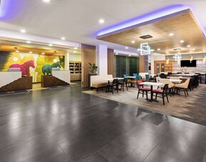 La Quinta Inn & Suites by Wyndham El Paso East Loop-375
