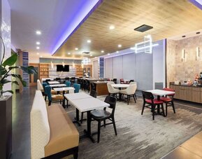 La Quinta Inn & Suites by Wyndham El Paso East Loop-375