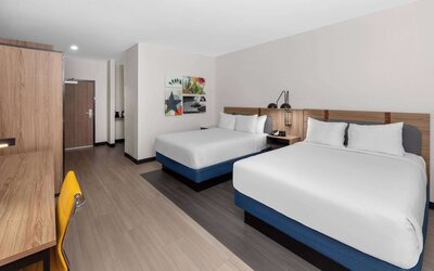 La Quinta Inn & Suites by Wyndham El Paso East Loop-375
