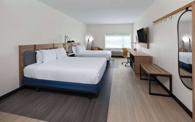 La Quinta Inn & Suites by Wyndham El Paso East Loop-375