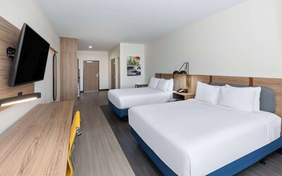 La Quinta Inn & Suites by Wyndham El Paso East Loop-375