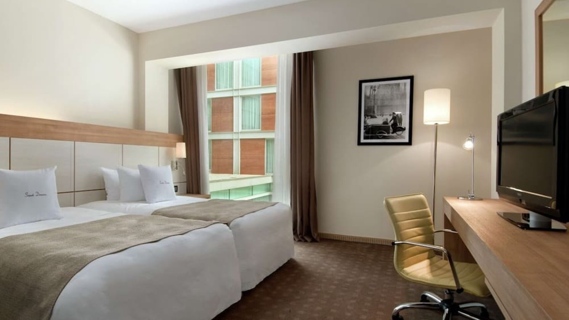 Day use room with natural light at DoubleTree By Hilton Milan.